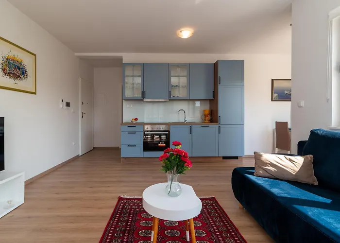 Apartment East